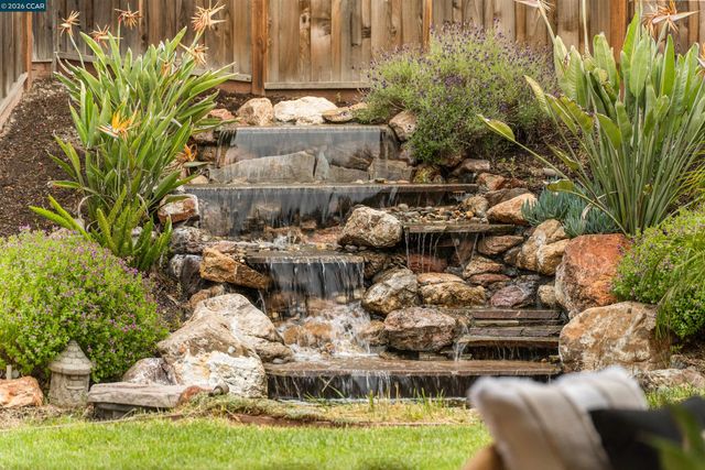 504 Hyacinthus Ct, San Ramon, CA 94582