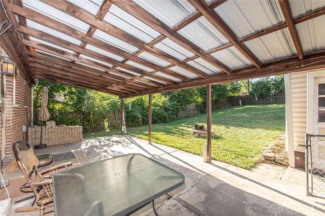 354 Ellenwood Drive, West Carrollton, OH 45449