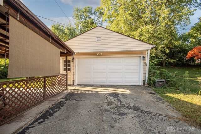 354 Ellenwood Drive, West Carrollton, OH 45449
