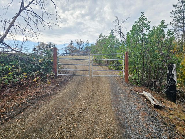 2162 Butte Falls Highway, Eagle Point, OR 97524