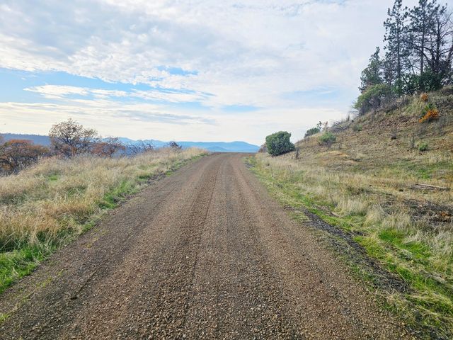 2162 Butte Falls Highway, Eagle Point, OR 97524