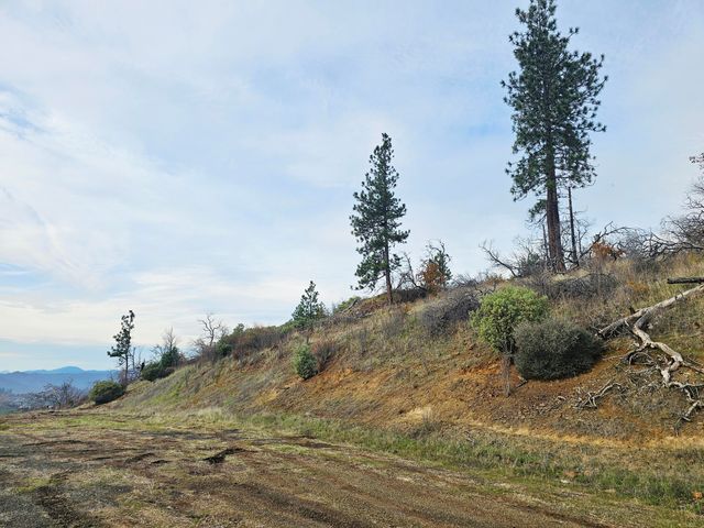2162 Butte Falls Highway, Eagle Point, OR 97524
