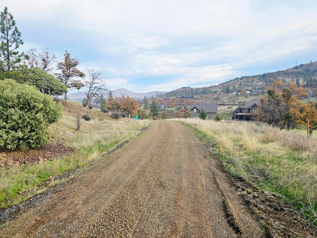 2162 Butte Falls Highway, Eagle Point, OR 97524