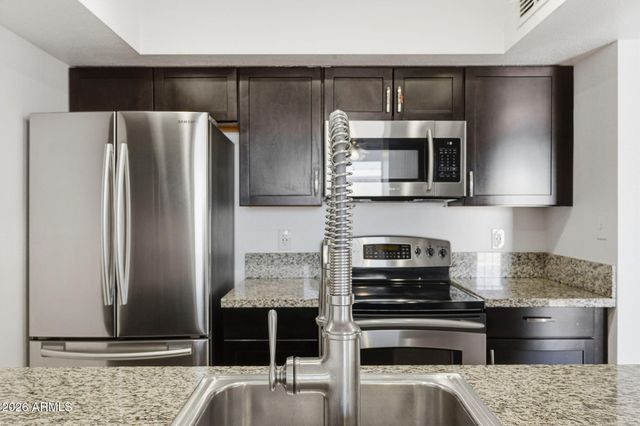 2202 W GLENROSA Avenue 18, Phoenix, AZ 85015