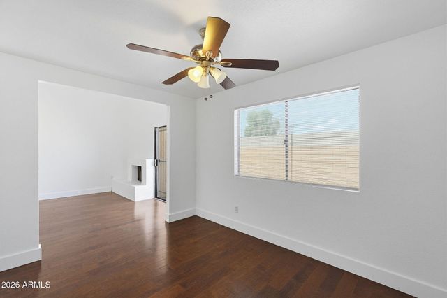 2202 W GLENROSA Avenue 18, Phoenix, AZ 85015