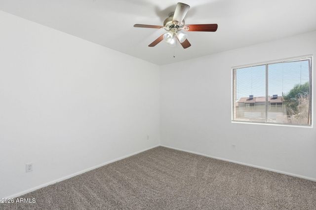 2202 W GLENROSA Avenue 18, Phoenix, AZ 85015