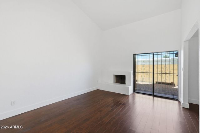 2202 W GLENROSA Avenue 18, Phoenix, AZ 85015