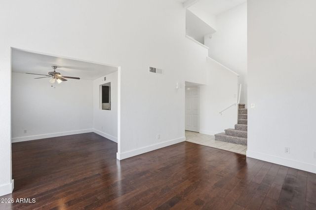 2202 W GLENROSA Avenue 18, Phoenix, AZ 85015