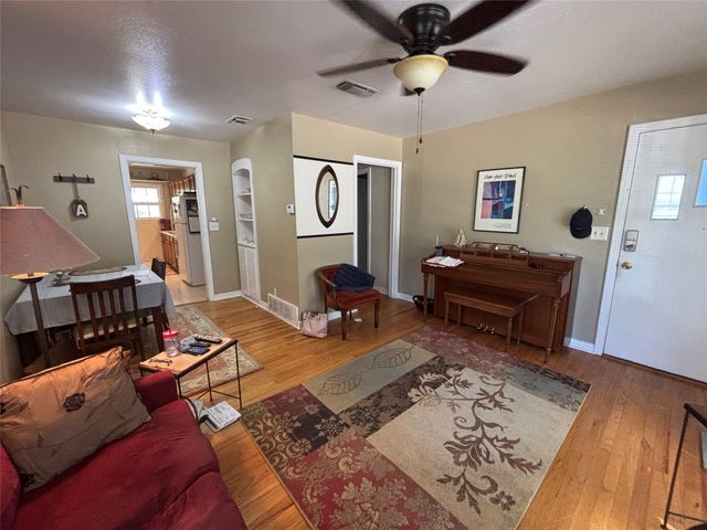 3712 Lafayette Avenue, Fort Worth, TX 76107