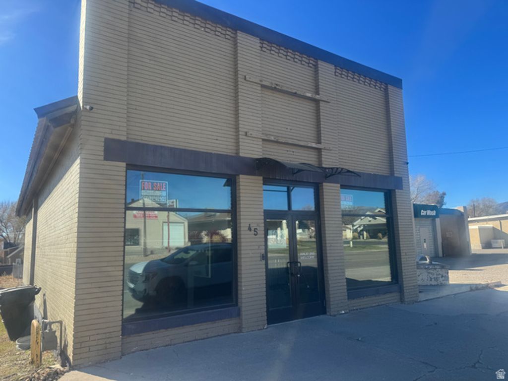 45 W MAIN ST, Moroni, UT 84646
