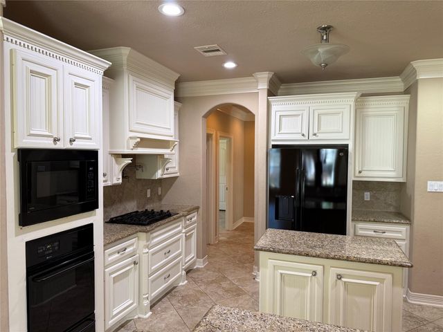 19841 S Plantation Estates Drive, Porter, TX 77365
