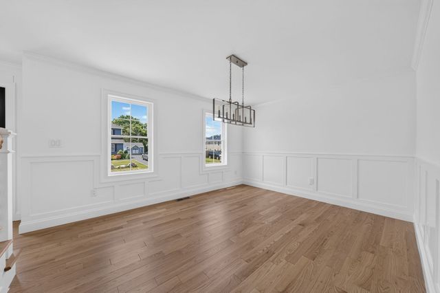 8 Morses Ln, Acushnet, MA 02743