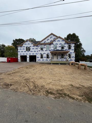 8 Morses Ln, Acushnet, MA 02743