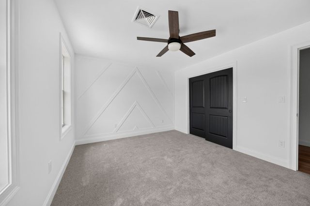 8 Morses Ln, Acushnet, MA 02743
