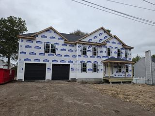 8 Morses Ln, Acushnet, MA 02743