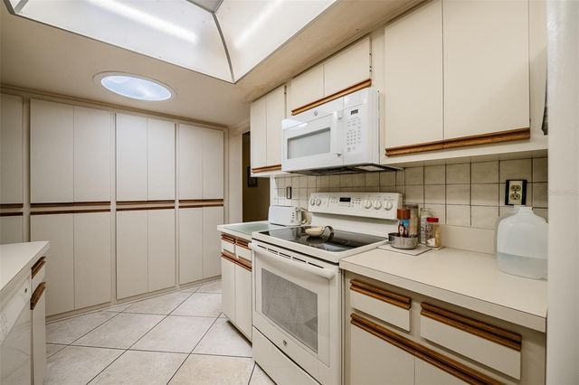 14792 IMPERIAL POINT DRIVE S, Largo, FL 33774