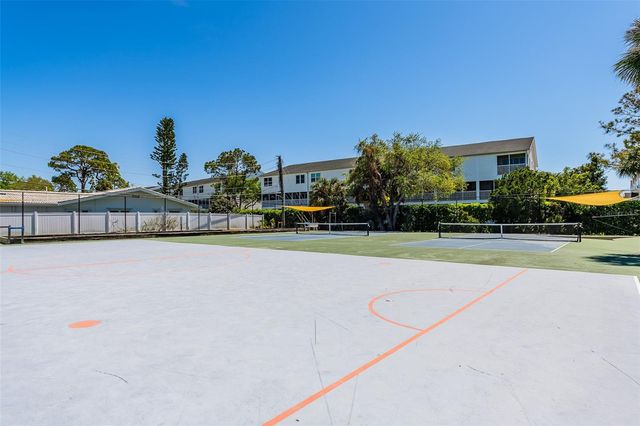 14792 IMPERIAL POINT DRIVE S, Largo, FL 33774