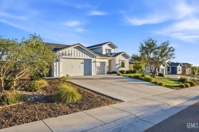 12101 Marquise Drive, Bakersfield, CA 93306