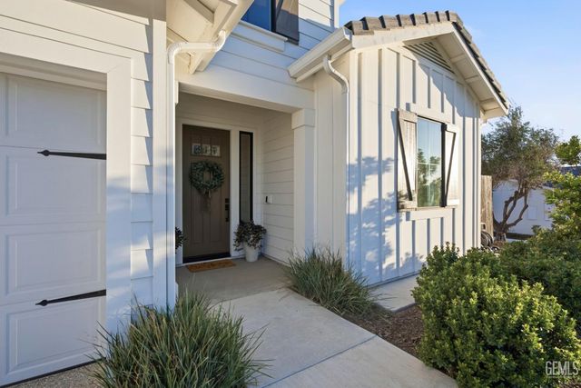 12101 Marquise Drive, Bakersfield, CA 93306