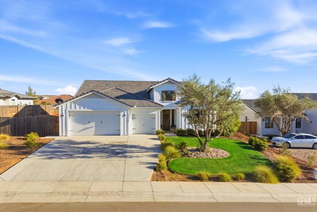 12101 Marquise Drive, Bakersfield, CA 93306
