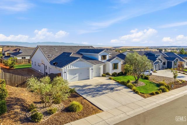 12101 Marquise Drive, Bakersfield, CA 93306