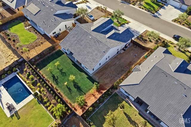 12101 Marquise Drive, Bakersfield, CA 93306