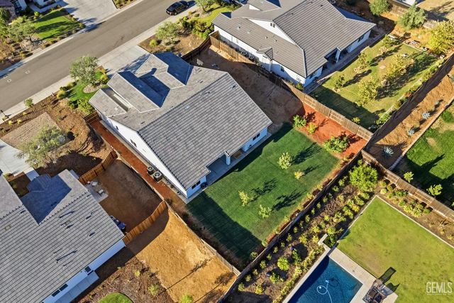 12101 Marquise Drive, Bakersfield, CA 93306