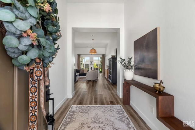 12101 Marquise Drive, Bakersfield, CA 93306