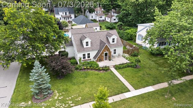 215 S Houghton Street, Milford, MI 48381