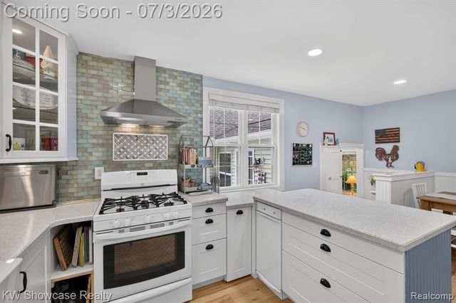 215 S Houghton Street, Milford, MI 48381