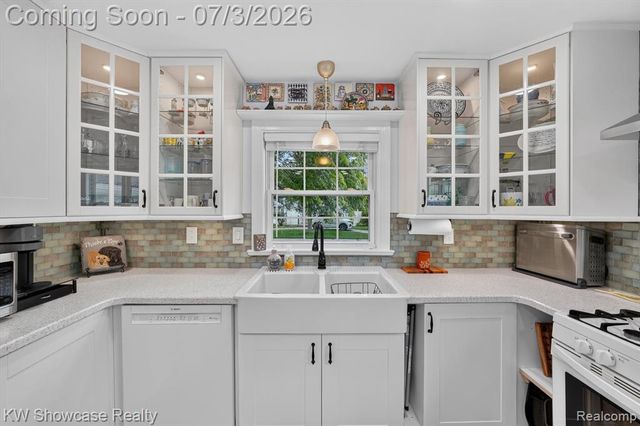 215 S Houghton Street, Milford, MI 48381
