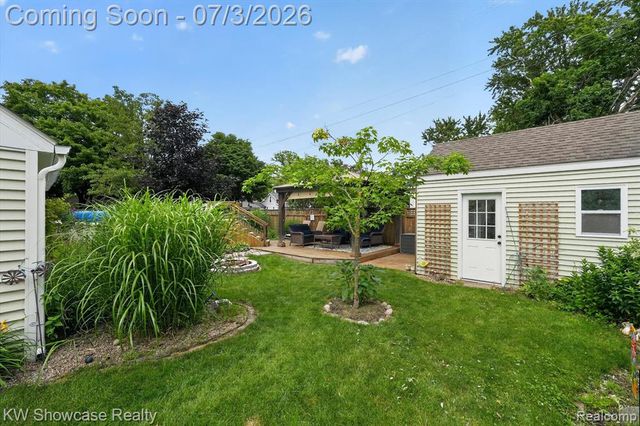 215 S Houghton Street, Milford, MI 48381
