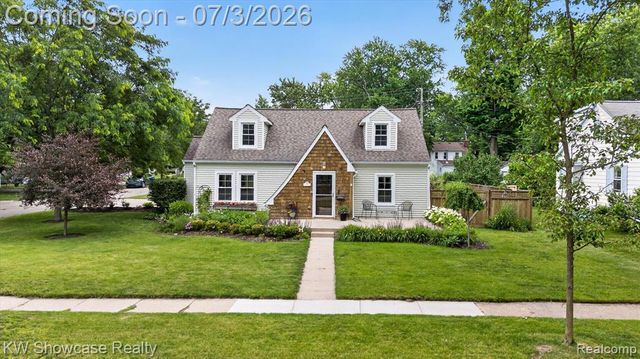 215 S Houghton Street, Milford, MI 48381