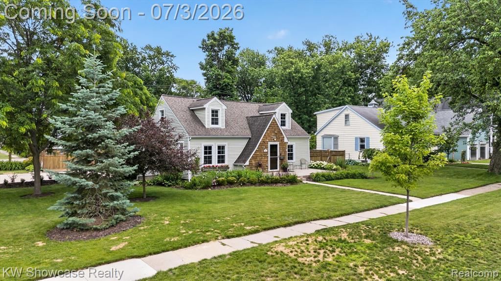 215 S Houghton Street, Milford, MI 48381