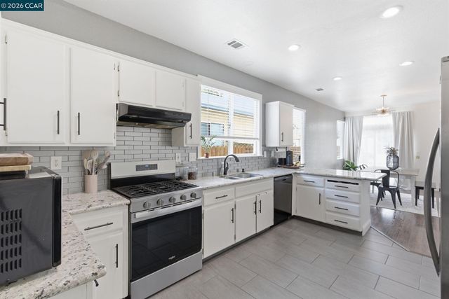 364 Fall Cir, Oakley, CA 94561