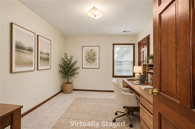 9915 Belleview Avenue, Kansas City, MO 64114