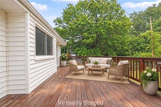 9915 Belleview Avenue, Kansas City, MO 64114