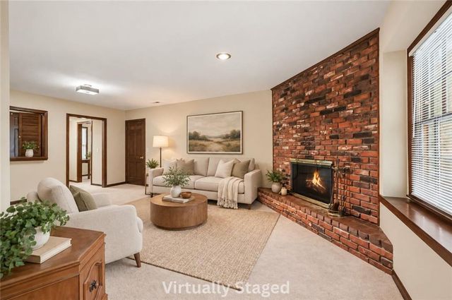 9915 Belleview Avenue, Kansas City, MO 64114