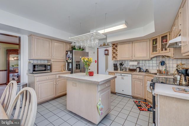 97 BRANCH ST, Medford, NJ 08055