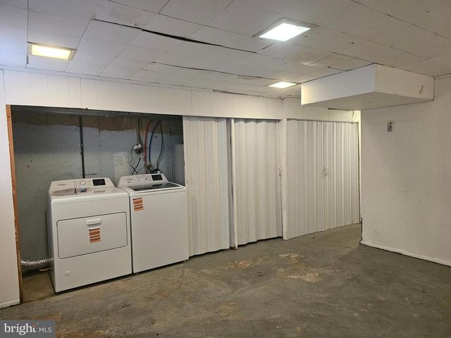 2833 S 65TH ST, Philadelphia, PA 19142