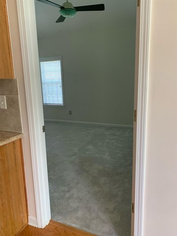 984 E NESTING WOOD CIR, Memphis, TN 38018