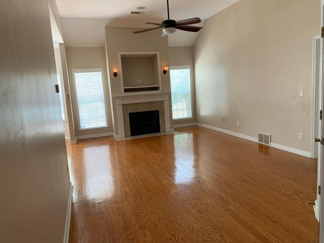 984 E NESTING WOOD CIR, Memphis, TN 38018
