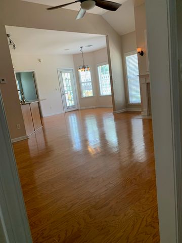 984 E NESTING WOOD CIR, Memphis, TN 38018