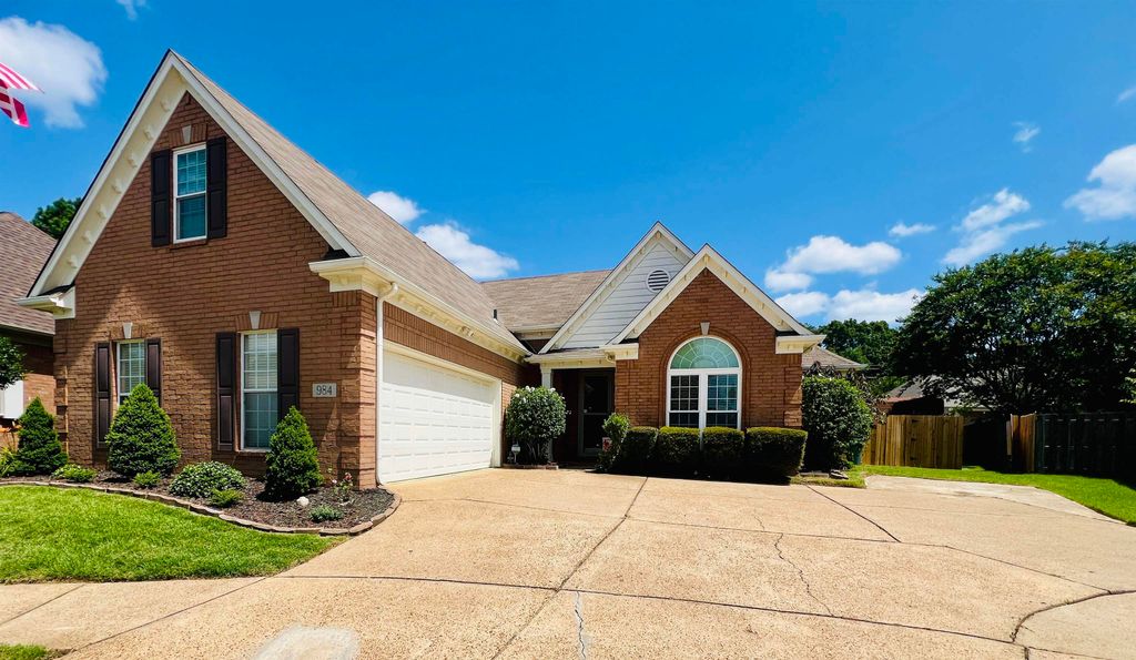 984 E NESTING WOOD CIR, Memphis, TN 38018