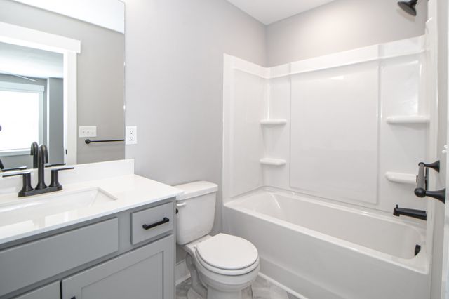 1606 Jonathan Wade Circle, Clarksville, TN 37043