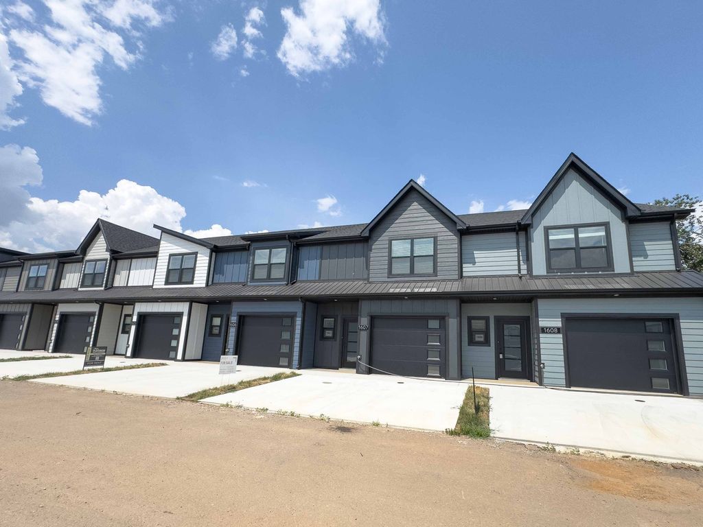 1606 Jonathan Wade Circle, Clarksville, TN 37043
