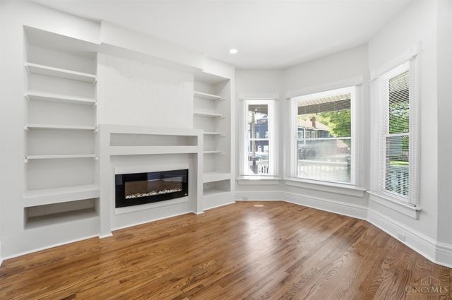 8378 Woodbine Avenue, Cincinnati, OH 45216