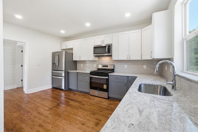 8378 Woodbine Avenue, Cincinnati, OH 45216