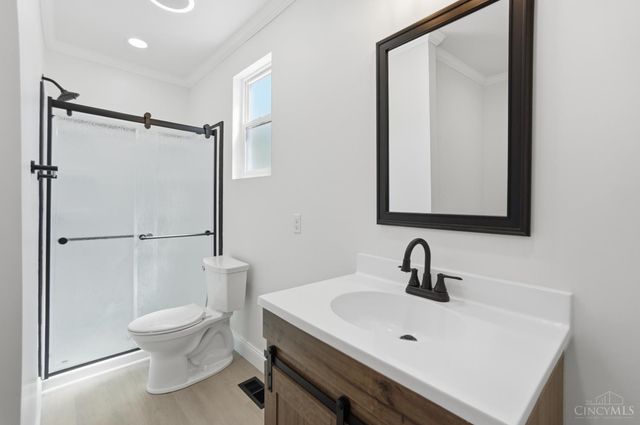 8378 Woodbine Avenue, Cincinnati, OH 45216