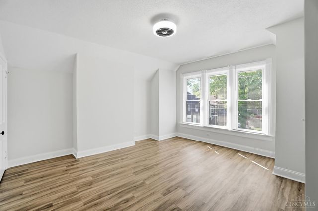 8378 Woodbine Avenue, Cincinnati, OH 45216